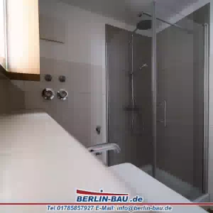 wohnung-koepenick-sanierung-umbau-berlin 28 Duschbereich ist abgesetzt