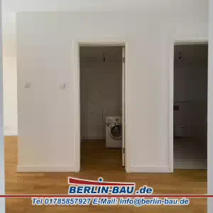 renovierung-pakett-berlin 5 Waschmaschinenraum links, Badezimmer rechts