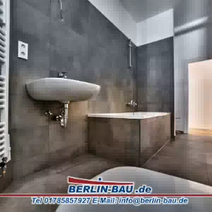Berlin-wohnung-renovierung 2 Bad mit 60x30 cm Fliesen. Warmwasser-Fussbodenheizung