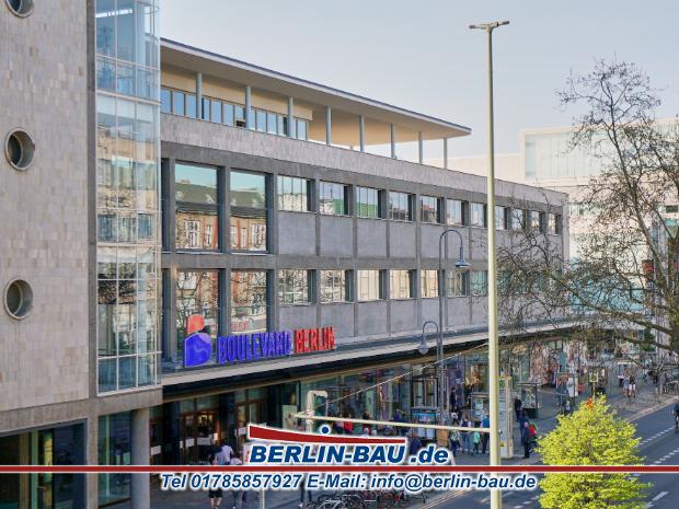 Boulevard Berlin, Steglitz, Entschichtung (Abbeizer) Die denkmalgeschützte Fassade des ehemaligen Wertheim in Steglitz, Schlosstrasse wurde im Zuge des Umbaus 2012 zu einem...